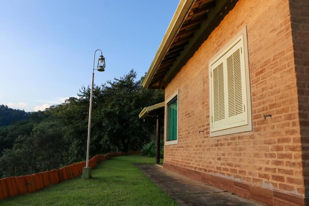 Recanto Dos Beija Flores, Chale Lantana C Monte Alegre do Sul Kültér fotó