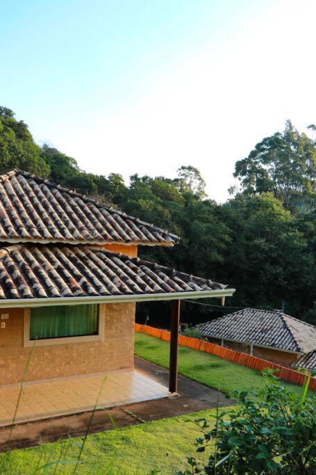 Recanto Dos Beija Flores, Chale Lantana C Monte Alegre do Sul Kültér fotó